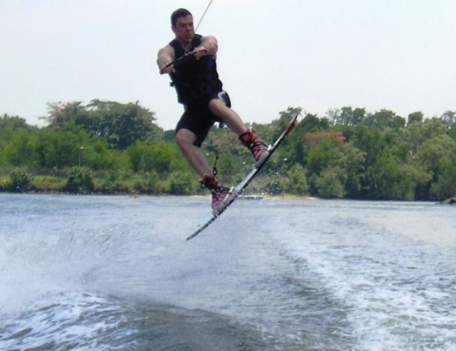  Alquiler de wakeboard en el 74 